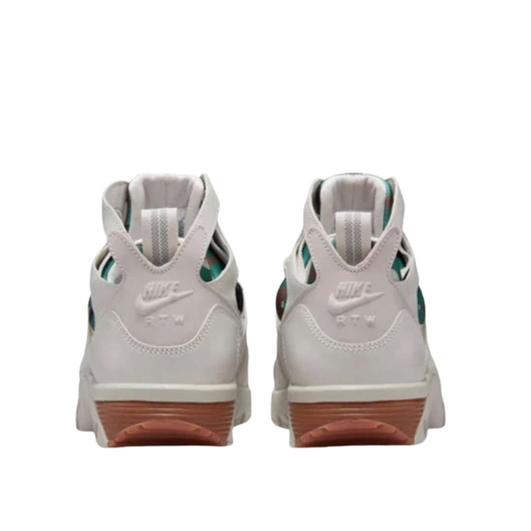 Air Trainer Huarache x Corteiz Light Bone