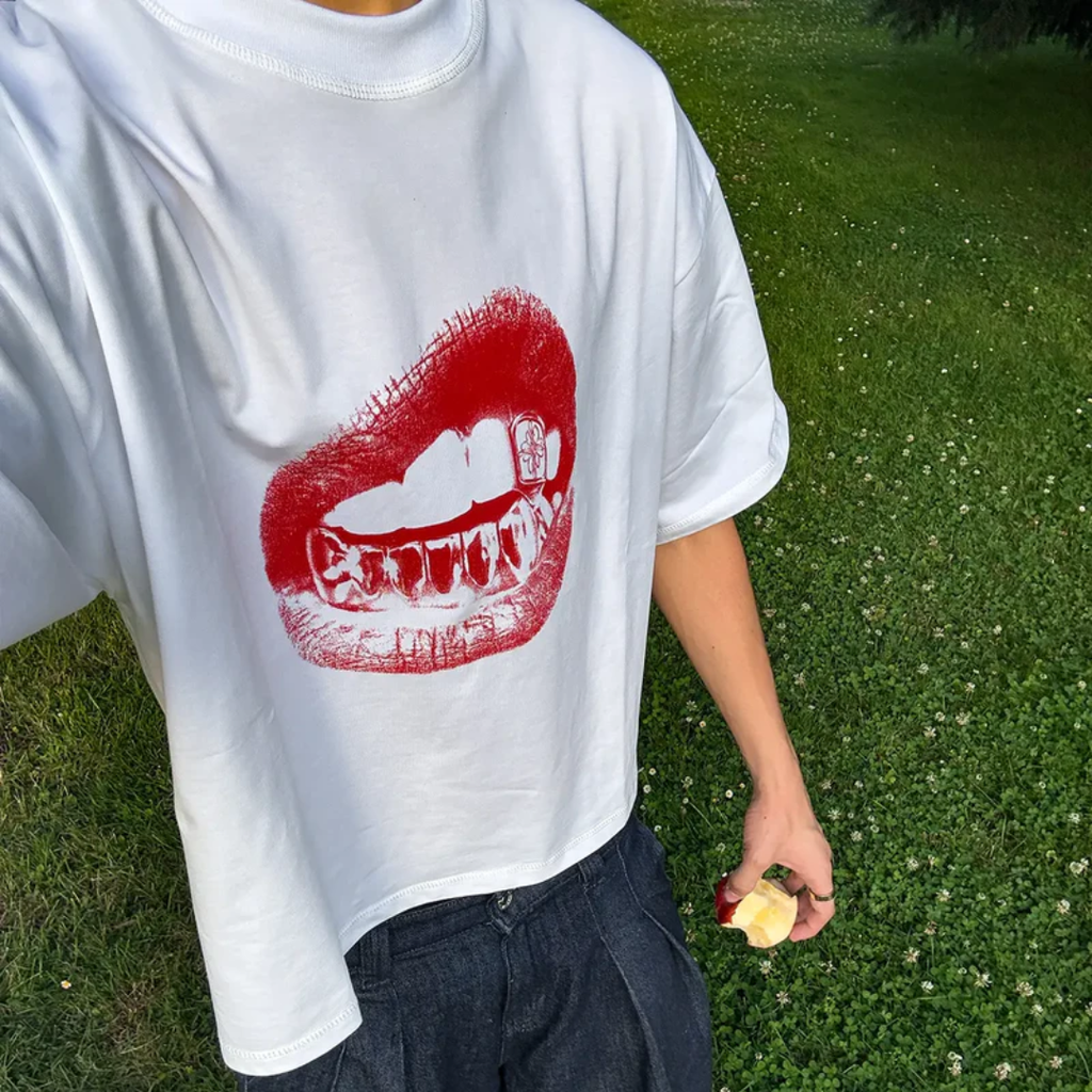 Maison Host Girlzz White Tee