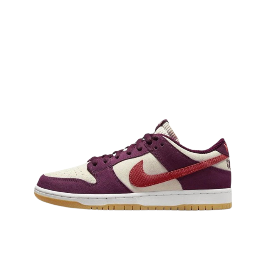 DUNK SB LOW SKATE LIKE A GIRL