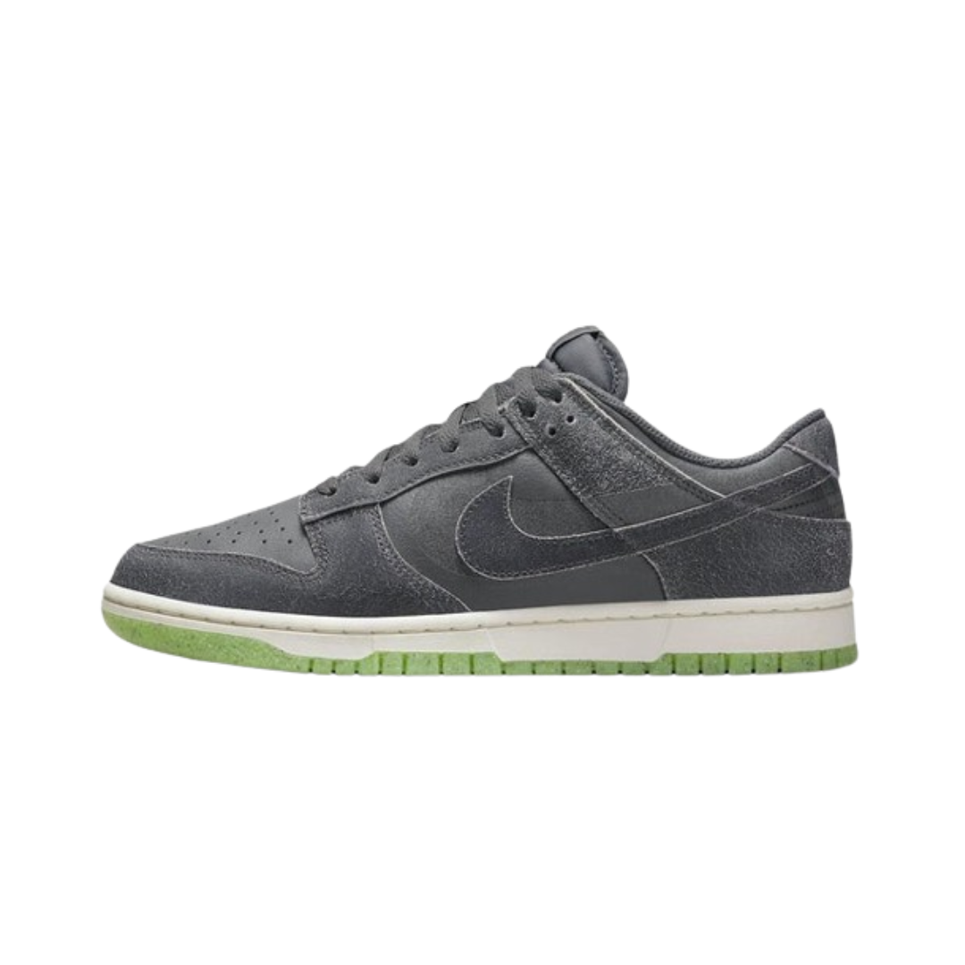 Dunk Low SE Halloween Cauldron