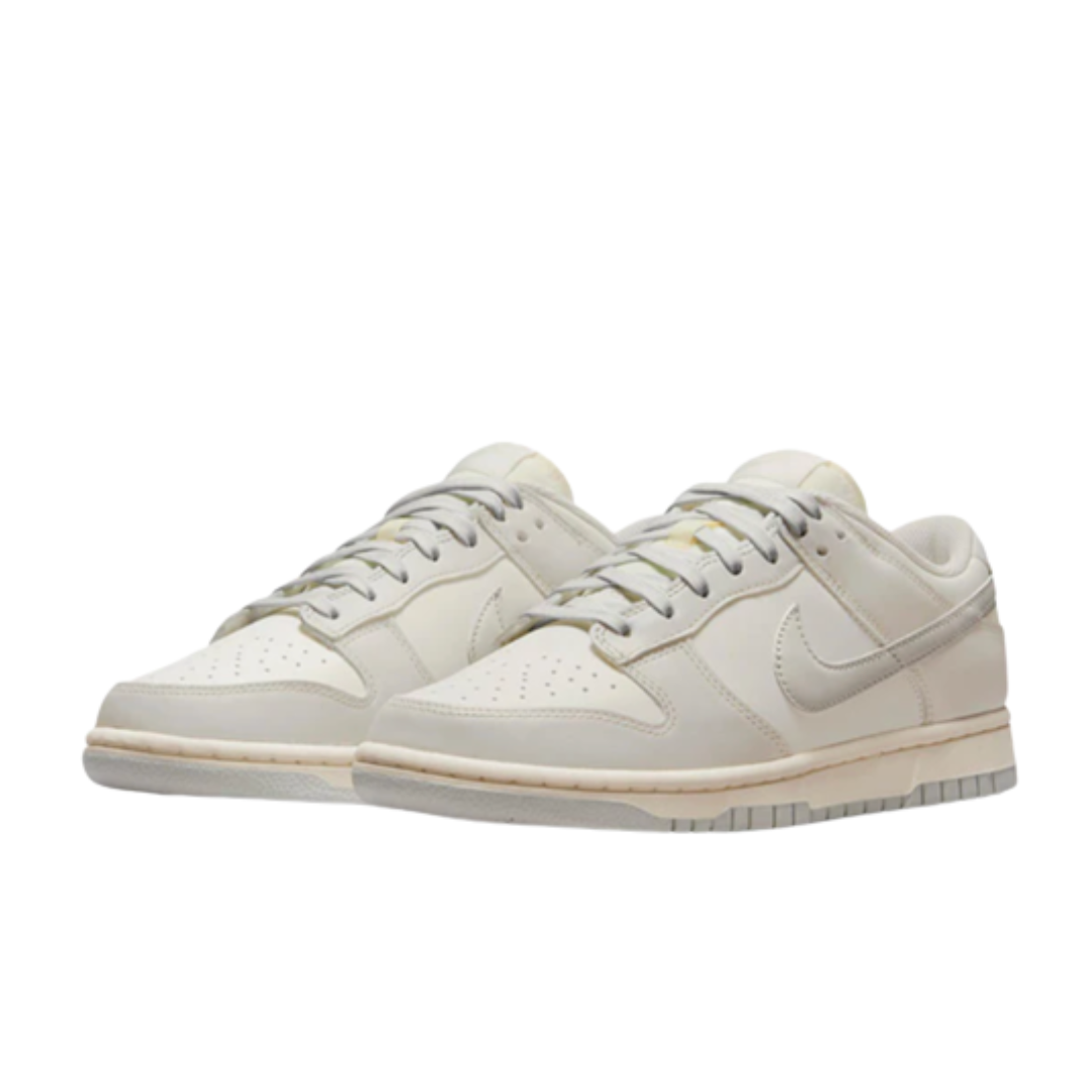 DUNK LOW LIGHT BONE