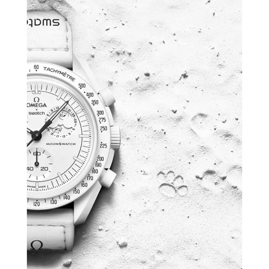 Swatch x Omega Bioceramic Moonswatch Mission to the Moonphase Snoopy White