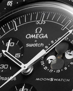 Swatch x Omega Bioceramic Moonswatch Mission to the Moonphase Snoopy Black