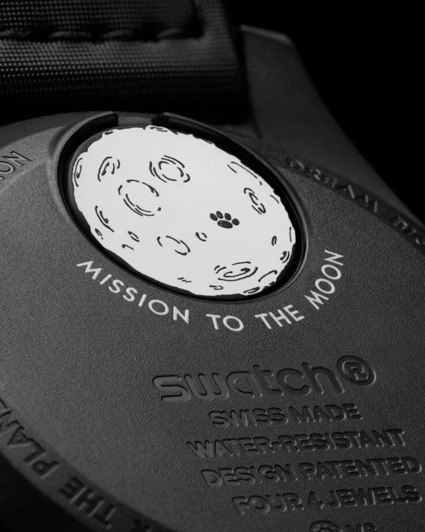 Swatch x Omega Bioceramic Moonswatch Mission to the Moonphase Snoopy Black